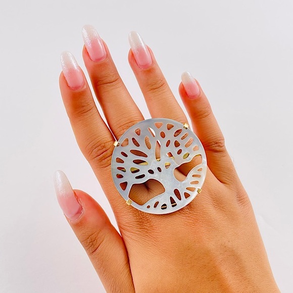 Jewelry - Carved Shell Mother of Pearl Ring.